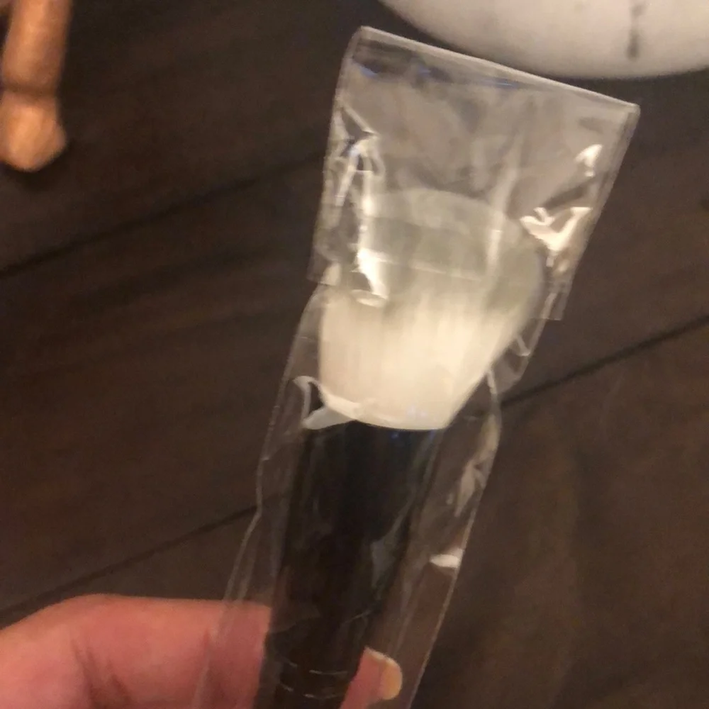 Crown blush highlighter brush